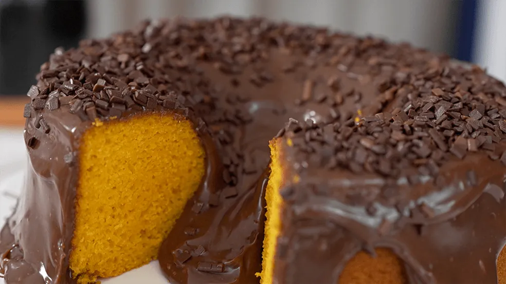 Bolo de cenoura com brigadeiro
