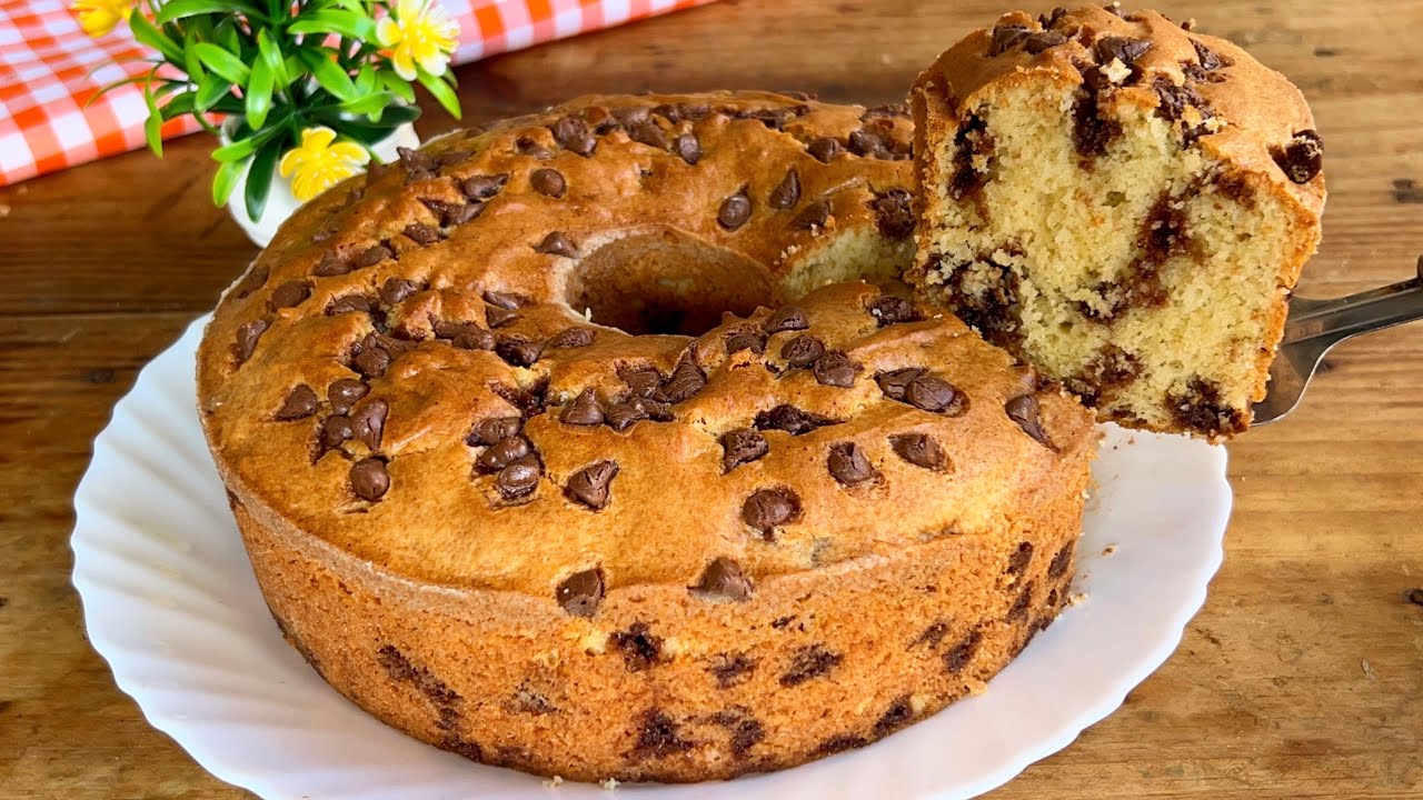 Bolo com lascas de chocolate